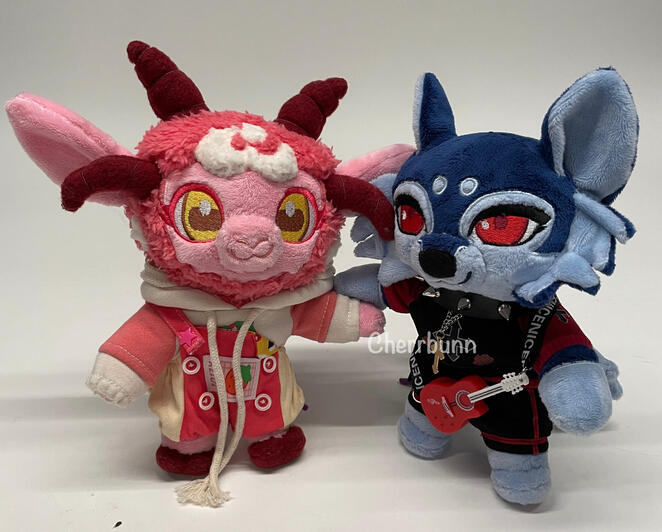Henri and Hong-lei plushies